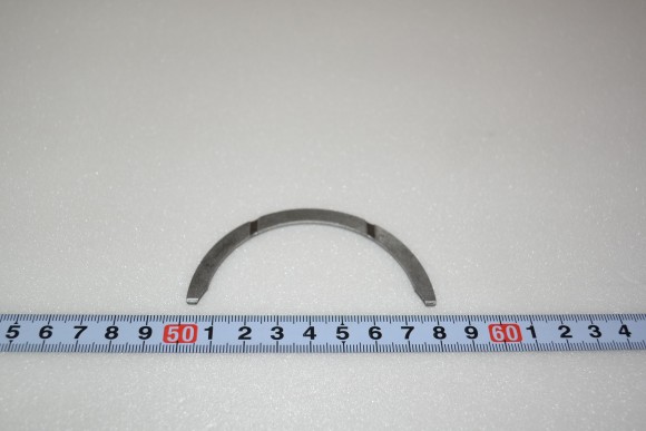 Упорные полукольца 0,4 для двигателя Kubota V2403 Упорные полукольца 0,4 для двигателя Kubota V2403