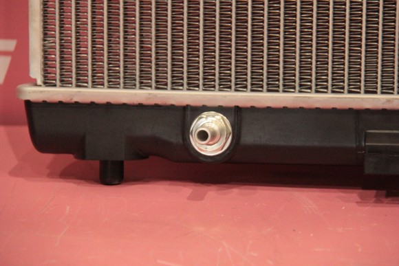 Радиатор двигателя для Toyota Camry V50-55 (12-17), каталожный номер 164000P360