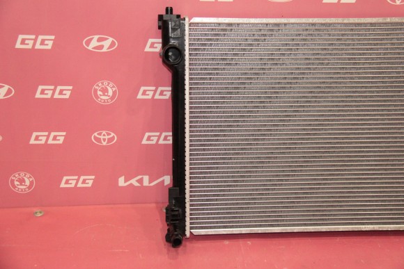 Радиатор двигателя для Toyota Camry V70 (17-23), каталожный номер 1640025130