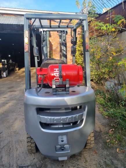 Вилочный погрузчик Nissan P1F1A15D Б\У, 2010 г. в. Вилочный погрузчик Nissan P1F1A15D Б\У, 2010 г. в.
