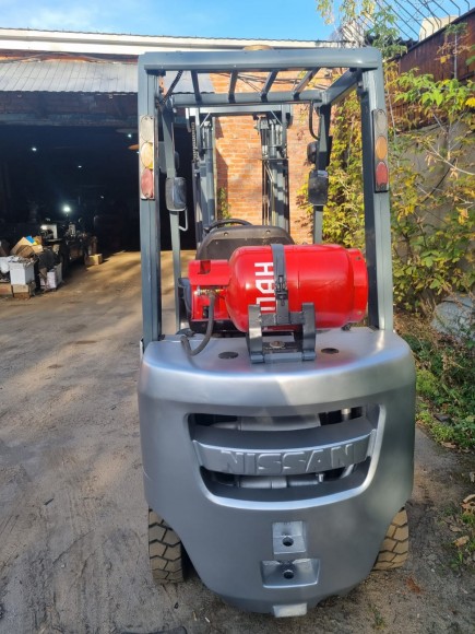 Вилочный погрузчик Nissan P1F1A15D Б\У, 2010 г. в. Вилочный погрузчик Nissan P1F1A15D Б\У, 2010 г. в.